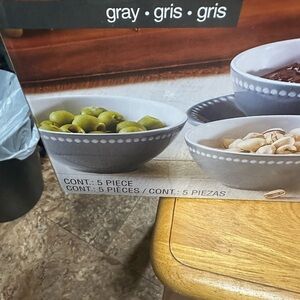 Source Unknown Gray and White Ceramic Bowl Set